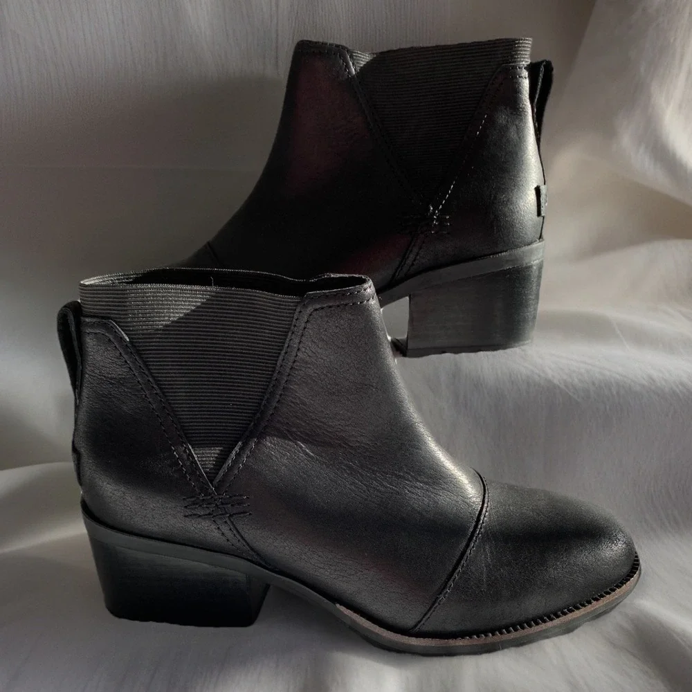 Sorel Cate Chelsea Boots Black Waterproof‎ Leather Block Heel New Women's sz 7
